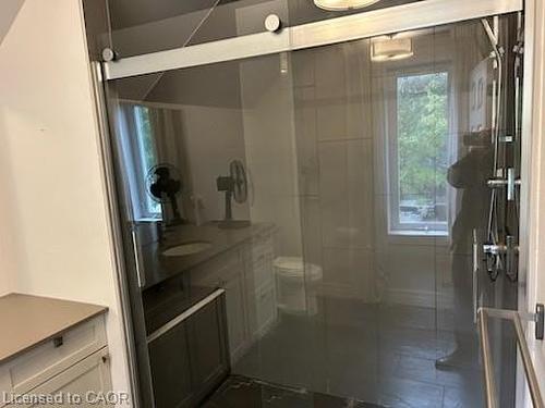 52 Chapel Street, Kitchener, ON - Indoor Photo Showing Bathroom