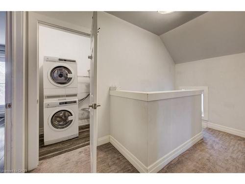 52 Chapel Street, Kitchener, ON - Indoor Photo Showing Laundry Room