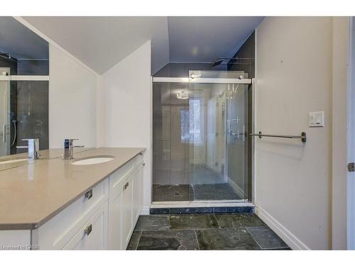 52 Chapel Street, Kitchener, ON - Indoor Photo Showing Bathroom