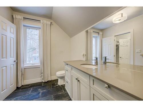 52 Chapel Street, Kitchener, ON - Indoor Photo Showing Bathroom