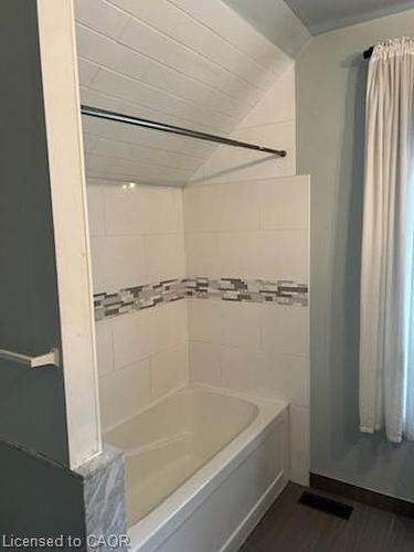 52 Chapel Street, Kitchener, ON - Indoor Photo Showing Bathroom