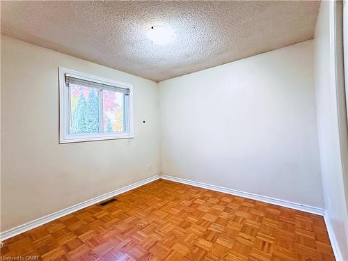 Main-60 Sandsprings Crescent, Kitchener, ON - Indoor Photo Showing Other Room