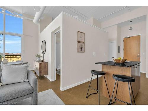 524-410 King Street W, Kitchener, ON - Indoor