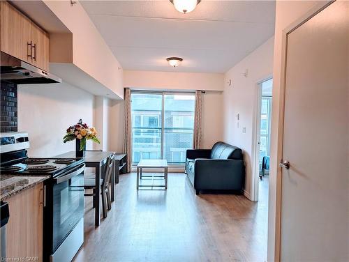 514-275 Larch Street, Waterloo, ON - Indoor