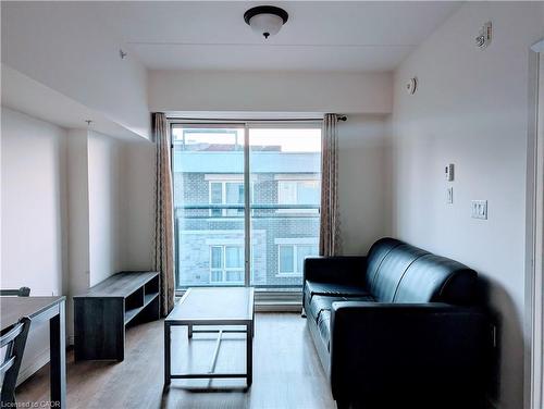 514-275 Larch Street, Waterloo, ON - Indoor