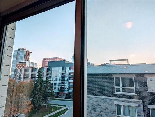 514-275 Larch Street, Waterloo, ON - Outdoor