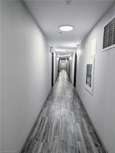 514-275 Larch Street, Waterloo, ON - Indoor