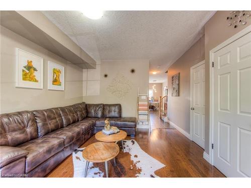 4A-38 Howe Drive, Kitchener, ON - Indoor Photo Showing Living Room