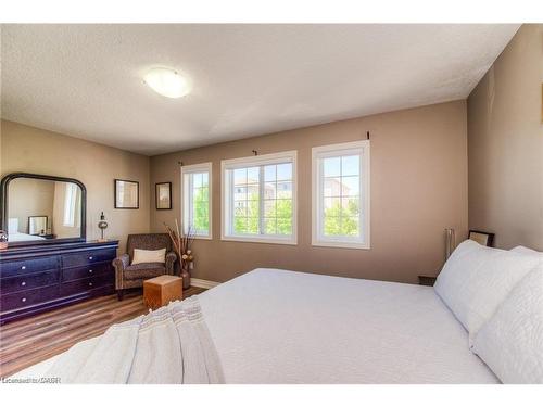 4A-38 Howe Drive, Kitchener, ON - Indoor Photo Showing Bedroom