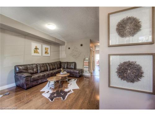 4A-38 Howe Drive, Kitchener, ON - Indoor Photo Showing Living Room