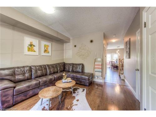 4A-38 Howe Drive, Kitchener, ON - Indoor Photo Showing Living Room