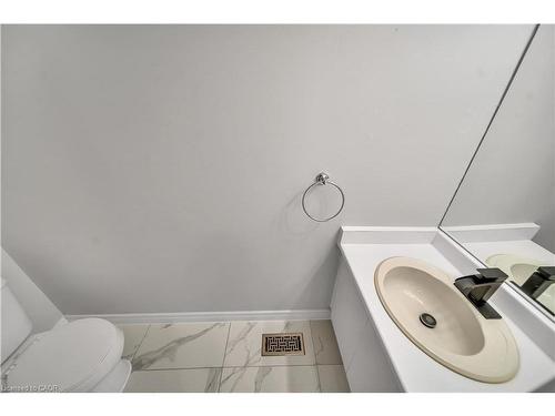 4-417 Keats Way, Waterloo, ON - Indoor Photo Showing Bathroom