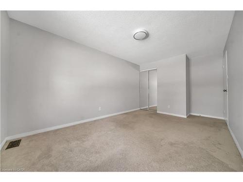 4-417 Keats Way, Waterloo, ON - Indoor Photo Showing Other Room