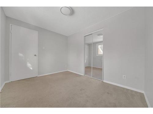 4-417 Keats Way, Waterloo, ON - Indoor Photo Showing Other Room