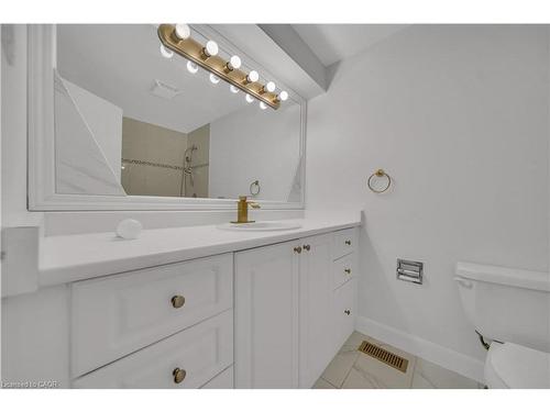 4-417 Keats Way, Waterloo, ON - Indoor Photo Showing Bathroom
