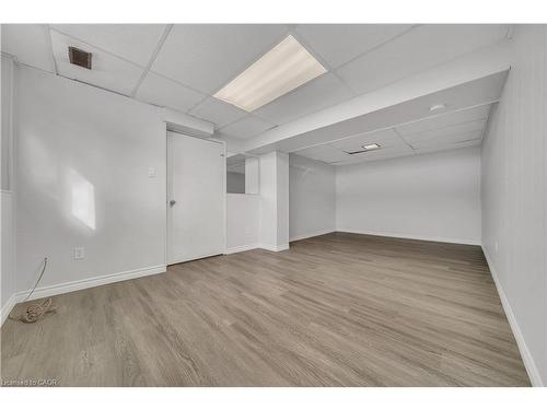 4-417 Keats Way, Waterloo, ON - Indoor Photo Showing Other Room
