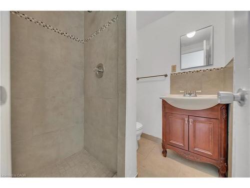 4-417 Keats Way, Waterloo, ON - Indoor Photo Showing Bathroom