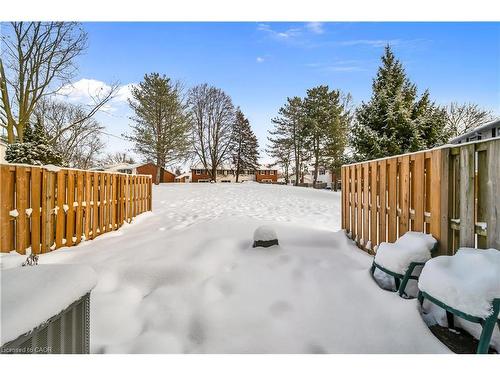 4-417 Keats Way, Waterloo, ON - Outdoor