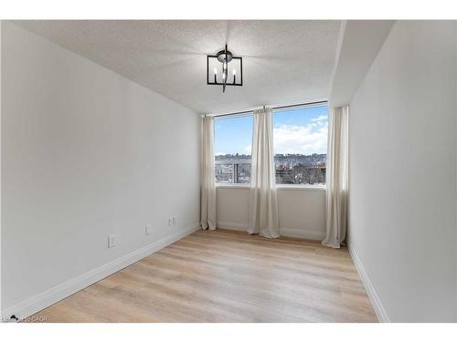 905-120 Duke Street, Hamilton, ON - Indoor Photo Showing Other Room