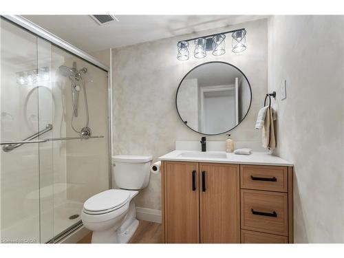 905-120 Duke Street, Hamilton, ON - Indoor Photo Showing Bathroom