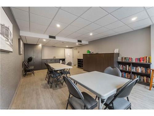 905-120 Duke Street, Hamilton, ON - Indoor