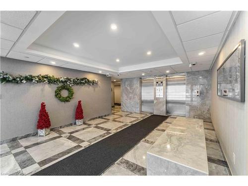 905-120 Duke Street, Hamilton, ON - Indoor Photo Showing Other Room