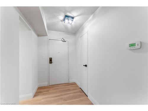 905-120 Duke Street, Hamilton, ON - Indoor Photo Showing Other Room