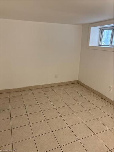 1280 Main Street E, Hamilton, ON - Indoor Photo Showing Other Room