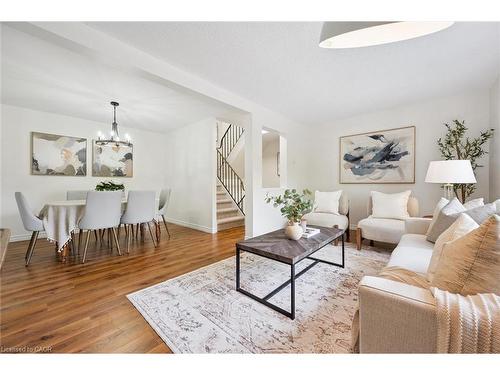 29-100 Bluevale Street N, Waterloo, ON - Indoor Photo Showing Living Room