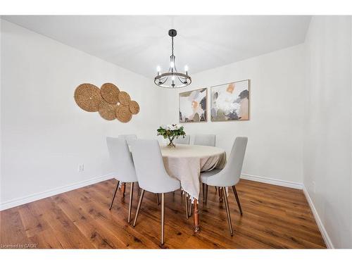 29-100 Bluevale Street N, Waterloo, ON - Indoor Photo Showing Dining Room