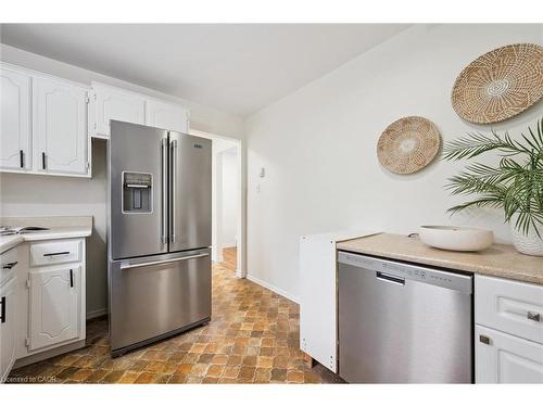 29-100 Bluevale Street N, Waterloo, ON - Indoor Photo Showing Kitchen With Stainless Steel Kitchen