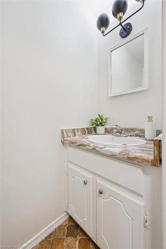 29-100 Bluevale Street N, Waterloo, ON - Indoor Photo Showing Bathroom