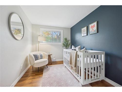 29-100 Bluevale Street N, Waterloo, ON - Indoor Photo Showing Bedroom