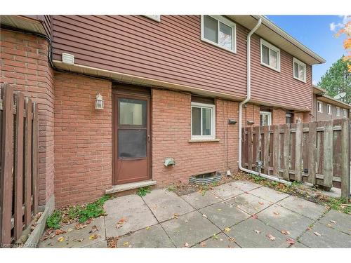 29-100 Bluevale Street N, Waterloo, ON - Outdoor With Exterior