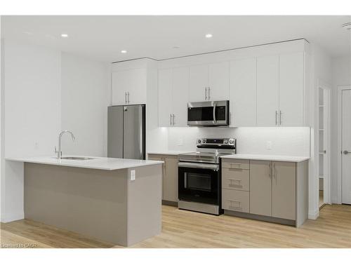 525-525 New Dundee Road, Kitchener, ON - Indoor Photo Showing Kitchen With Stainless Steel Kitchen With Upgraded Kitchen