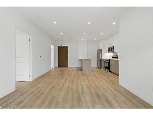 525-525 New Dundee Road, Kitchener, ON - Indoor Photo Showing Kitchen