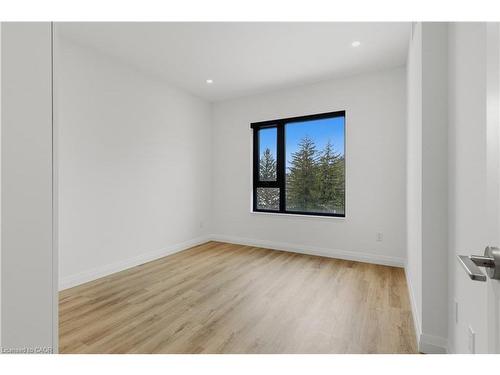 525-525 New Dundee Road, Kitchener, ON - Indoor Photo Showing Other Room
