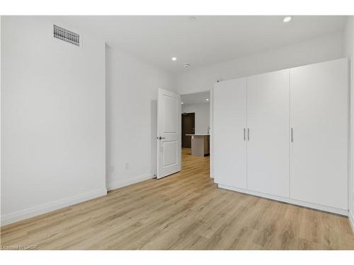 525-525 New Dundee Road, Kitchener, ON - Indoor Photo Showing Other Room