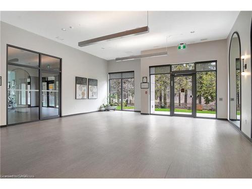 525-525 New Dundee Road, Kitchener, ON - Indoor