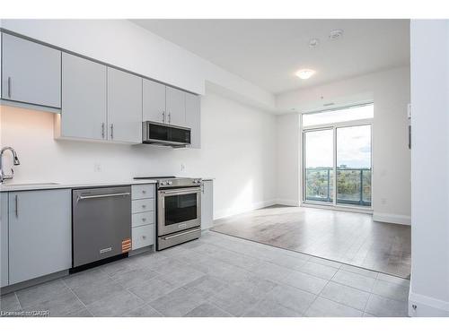 1303-93 Arthur Street S, Guelph, ON - Indoor Photo Showing Kitchen