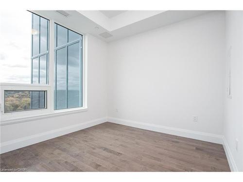 1303-93 Arthur Street S, Guelph, ON - Indoor Photo Showing Other Room