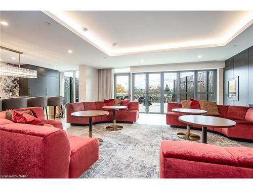 1303-93 Arthur Street S, Guelph, ON - Indoor Photo Showing Living Room