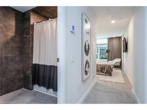 1303-93 Arthur Street S, Guelph, ON - Indoor Photo Showing Bathroom