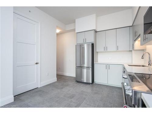 1303-93 Arthur Street S, Guelph, ON - Indoor Photo Showing Kitchen With Stainless Steel Kitchen