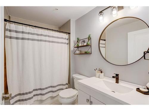 332-5010 Corporate Drive, Burlington, ON - Indoor Photo Showing Bathroom