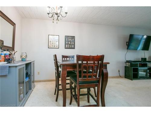 104-71 Vanier Drive, Kitchener, ON - Indoor Photo Showing Dining Room