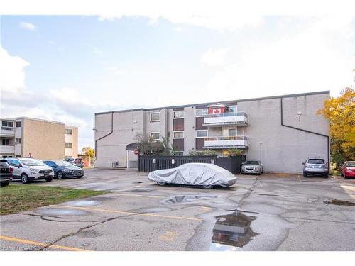 104-71 Vanier Drive, Kitchener, ON - Outdoor