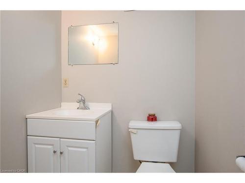 104-71 Vanier Drive, Kitchener, ON - Indoor Photo Showing Bathroom