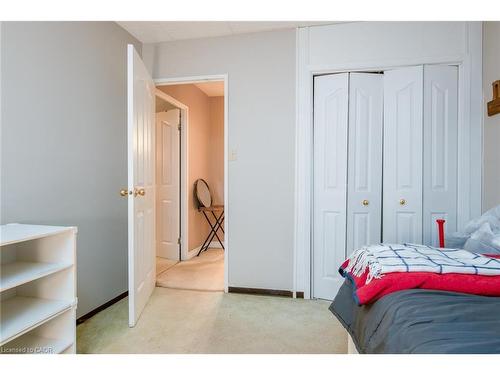 104-71 Vanier Drive, Kitchener, ON - Indoor Photo Showing Bedroom