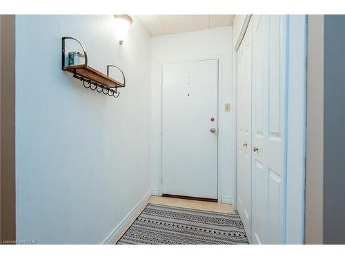 104-71 Vanier Drive, Kitchener, ON - Indoor Photo Showing Other Room